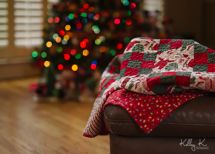 Christmas-quilt-tree-bokeh-KelleyKPhotography-SmyrnaGA